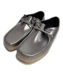 CLARKS（クラークス）の古着「Wallabee 2604 Silver Patent ワラビー 2604 シルバーパテント」｜シルバー