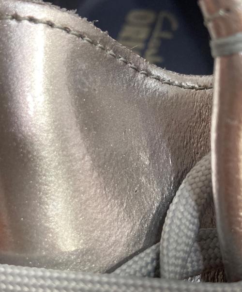 CLARKS（クラークス）CLARKS (クラークス) Wallabee 2604 Silver Patent ワラビー 2604 シルバーパテント シルバー サイズ:UK7の古着・服飾アイテム