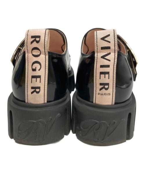 Roger Vivier（ロジェ ヴィヴィエ）Roger Vivier (ロジェ ヴィヴィエ) メタルバックル ローファー ブラック サイズ:38の古着・服飾アイテム