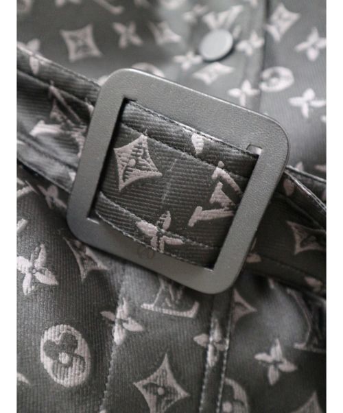 LOUIS VUITTON（ルイ ヴィトン）LOUIS VUITTON (ルイヴィトン) スキューバーモノグラムトレンチコート ブラック サイズ:36 フランス製　FAC035QTUの古着・服飾アイテム