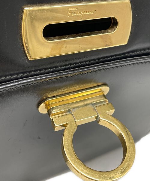 Salvatore Ferragamo（サルヴァトーレ フェラガモ）Salvatore Ferragamo (サルヴァトーレ フェラガモ) ガンチーニショルダーバッグ　BA21 2181 ブラックの古着・服飾アイテム