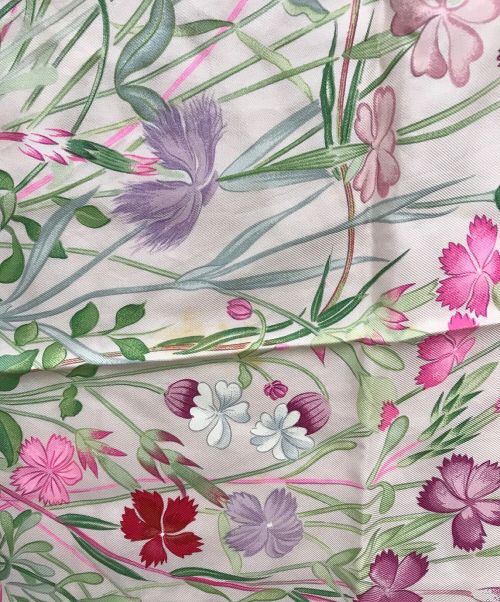 HERMES（エルメス）HERMES (エルメス) カレ90 ピンク×ホワイトの古着・服飾アイテム