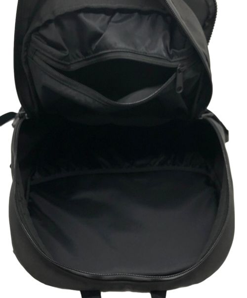 MONCLER GENIUS 7（モンクレール ジーニアス 7）MONCLER GENIUS 7 (モンクレール ジーニアス 7) FRAGMENT (フラッグメント) モンクレール×フラグメントデザイン ロゴ バックパック/F209U5A70000 02SL ブラックの古着・服飾アイテム