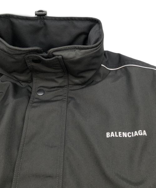 BALENCIAGA（バレンシアガ）BALENCIAGA (バレンシアガ) 18AW ロゴ プリント スナップボタン ナイロン コート /オーバーサイズコート/コート/533899 ブラック サイズ:44の古着・服飾アイテム