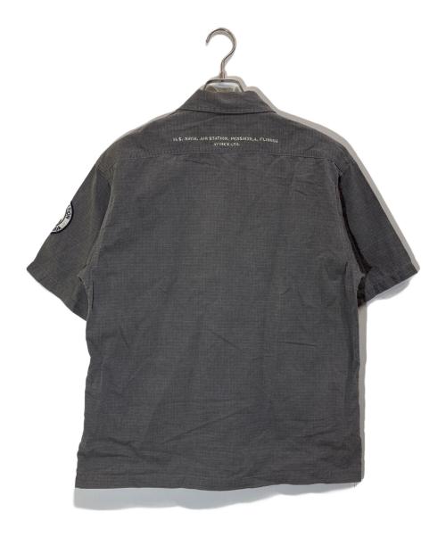 AVIREX（アヴィレックス）AVIREX (アヴィレックス) ジップワークシャツ グレー サイズ:Lの古着・服飾アイテム