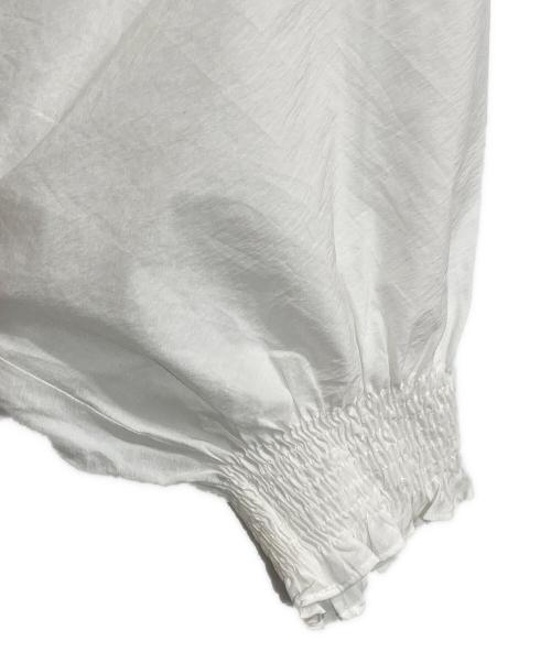 ebure（エブール）ebure (エブール) チリメンタイプライター ギャザースリーブブラウス ホワイト サイズ:38の古着・服飾アイテム