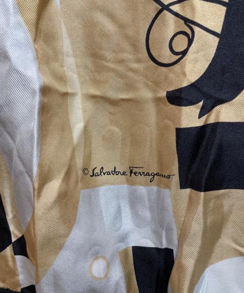 Salvatore Ferragamo（サルヴァトーレ フェラガモ）Salvatore Ferragamo (サルヴァトーレ フェラガモ) シルク切替S/Sニット ブラック サイズ:XSの古着・服飾アイテム