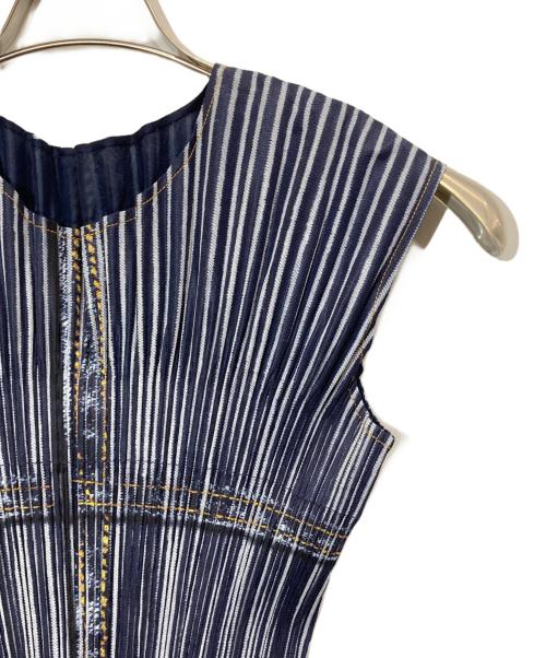 PLEATS PLEASE（プリーツプリーズ）PLEATS PLEASE (プリーツプリーズ) デニム転写プリーツブラウス ブルー サイズ:3の古着・服飾アイテム