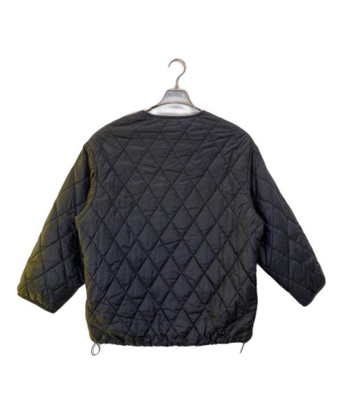 23区（ニジュウサンク）23区 (ニジュウサンク) 中綿リバーシブルショート アウター ネイビー サイズ:36の古着・服飾アイテム