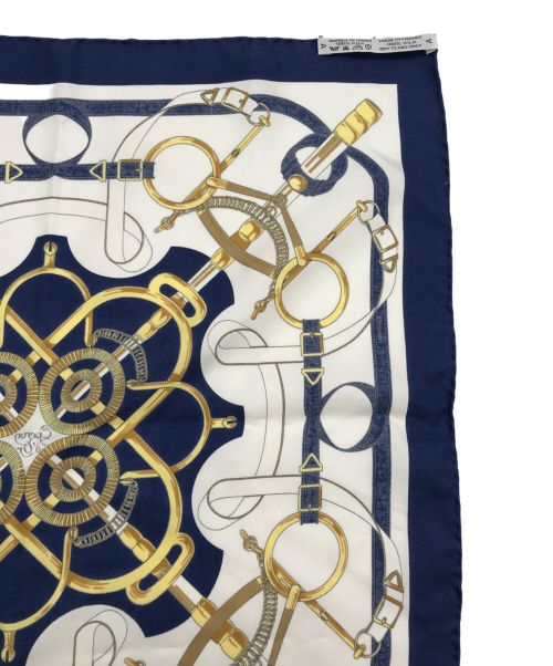 HERMES（エルメス）HERMES (エルメス) カレ40 黄金の拍車/カレ40/スカーフ ホワイト×ネイビーの古着・服飾アイテム
