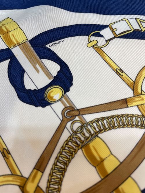 HERMES（エルメス）HERMES (エルメス) カレ40 黄金の拍車/カレ40/スカーフ ホワイト×ネイビーの古着・服飾アイテム