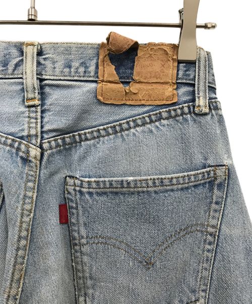 LEVI'S（リーバイス）LEVI'S (リーバイス) ヴィンテージデニムパンツ/ボタン裏6/ ポケットチェーンステッチ /収縮率10％ /赤耳 ブルー サイズ:ケアタグ印字薄れの為、サイズ不明の古着・服飾アイテム