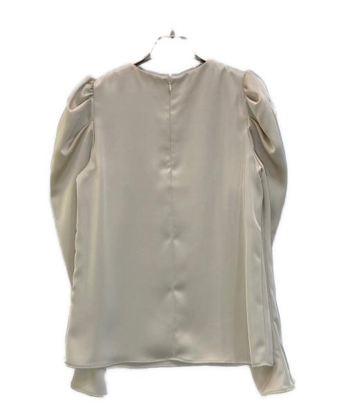 anuans（アニュアンス）anuans (アニュアンス) グロスサテンドレープショルダーブラウス アイボリー サイズ:Freeの古着・服飾アイテム