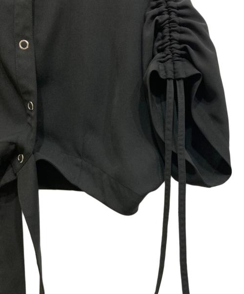 UN3D.（アンスリード）UN3D. (アンスリード) クロスベルトショートシャツ ブラック サイズ:Fの古着・服飾アイテム