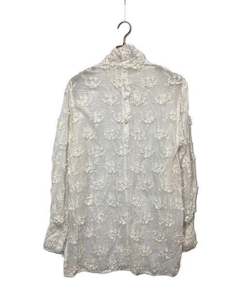 crinkle crinkle crinkle（クリンクル クリンクル クリンクル）crinkle crinkle crinkle (クリンクル クリンクル クリンクル) 3D embroidery long blouse ホワイト サイズ:Fの古着・服飾アイテム