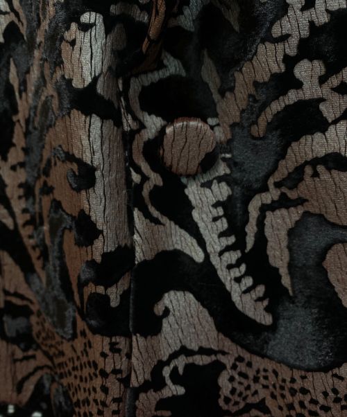 GUCCI（グッチ）GUCCI (グッチ) フロッキー加工総柄テーラードジャケット ブラック サイズ:48の古着・服飾アイテム