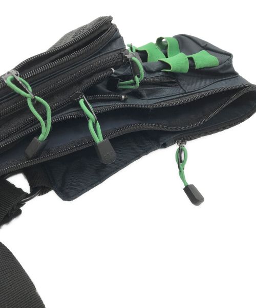 OLD GAP（オールドギャップ）OLD GAP (オールドギャップ) 00sギミックショルダーバッグ ネイビーの古着・服飾アイテム