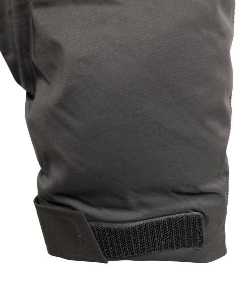 WHITE MOUNTAINEERING（ホワイトマウンテ二アニング）WHITE MOUNTAINEERING (ホワイトマウンテ二アニング) GORE-TEX DOWN JACKET ブラック サイズ:1の古着・服飾アイテム