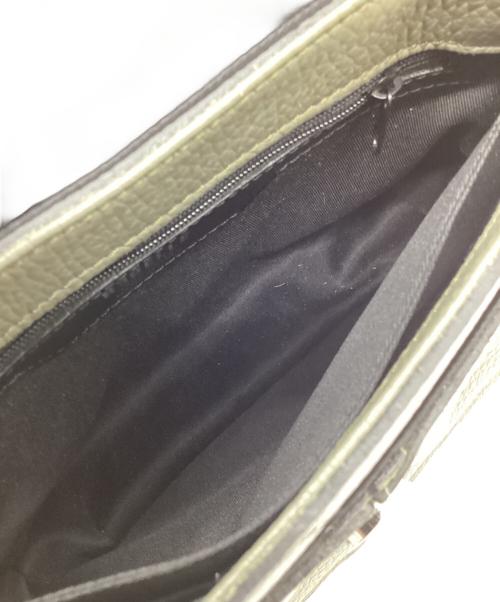 REBELLE（レベル）REBELLE (レベル) レザーショルダーバッグ オリーブの古着・服飾アイテム