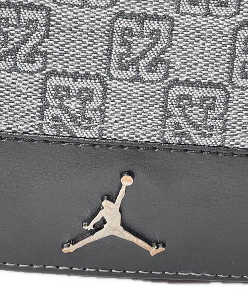 JORDAN（ジョーダン）JORDAN (ジョーダン) MONOGRAM MINI MESSENGER BAG/MA0760-G9Q グレーの古着・服飾アイテム