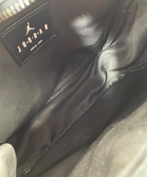 JORDAN（ジョーダン）JORDAN (ジョーダン) MONOGRAM MINI MESSENGER BAG/MA0760-G9Q グレーの古着・服飾アイテム
