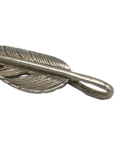 Tady & King（タディアンドキング）Tady & King (タディアンドキング) フェザーペンダントトップ シルバーの古着・服飾アイテム