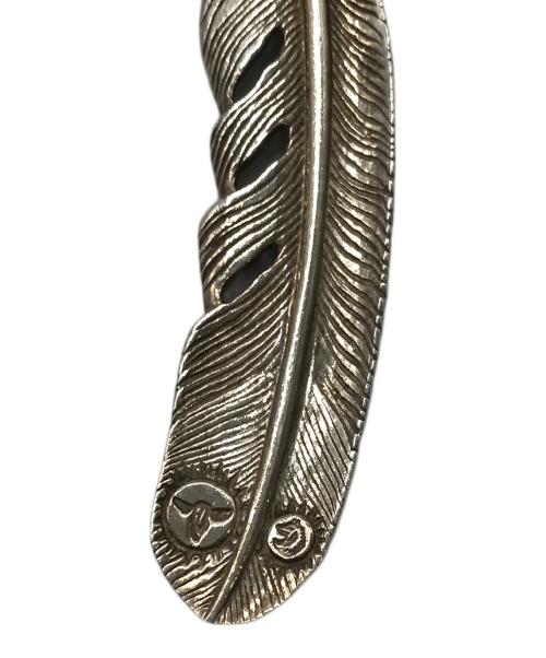 Tady & King（タディアンドキング）Tady & King (タディアンドキング) フェザーペンダントトップ シルバーの古着・服飾アイテム