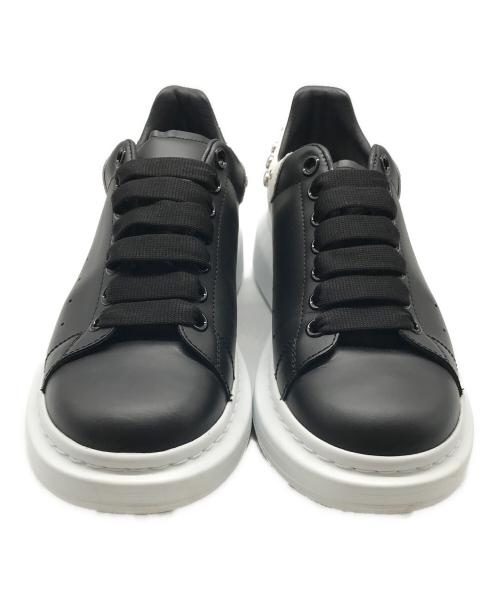ALEXANDER McQUEEN（アレキサンダーマックイーン）ALEXANDER McQUEEN (アレキサンダーマックイーン) スタッズ装飾オーバーサイズスニーカー ブラック サイズ:40の古着・服飾アイテム