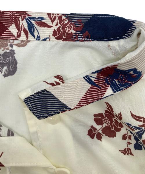 BLUE LABEL CRESTBRIDGE（ブルーレーベルクレストブリッジ）BLUE LABEL CRESTBRIDGE (ブルーレーベルクレストブリッジ) 花柄チェックワンピース ベージュ サイズ:36の古着・服飾アイテム