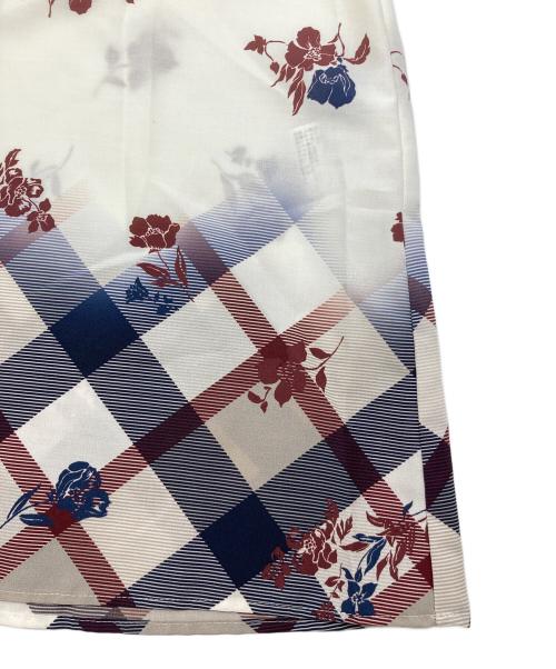 BLUE LABEL CRESTBRIDGE（ブルーレーベルクレストブリッジ）BLUE LABEL CRESTBRIDGE (ブルーレーベルクレストブリッジ) 花柄チェックワンピース ベージュ サイズ:36の古着・服飾アイテム