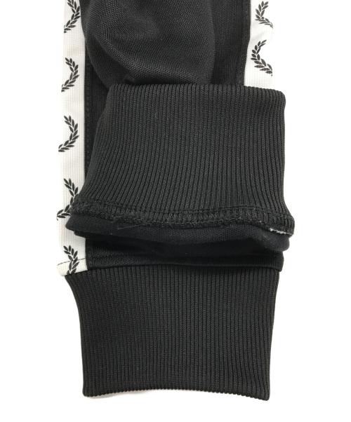 FRED PERRY（フレッドペリー）FRED PERRY (フレッドペリー) Taped Track Jacket/J4620 ブラック サイズ:Mの古着・服飾アイテム