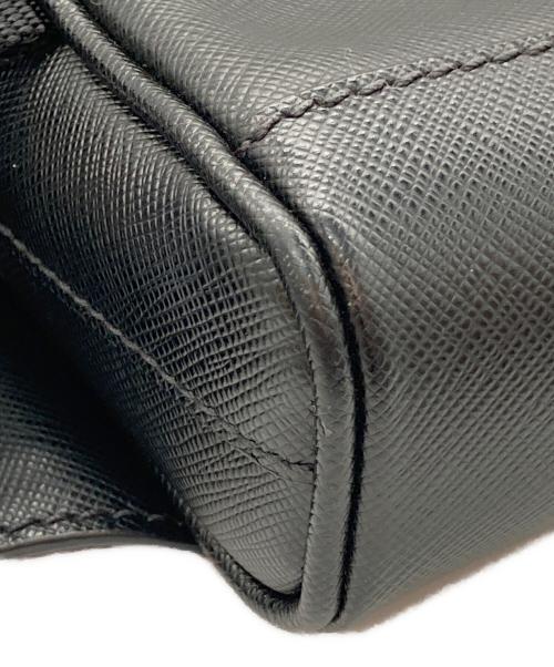 PRADA（プラダ）PRADA (プラダ) サフィアーノ トラベル バムバッグ ウエストバッグ/2VL012 ブラックの古着・服飾アイテム