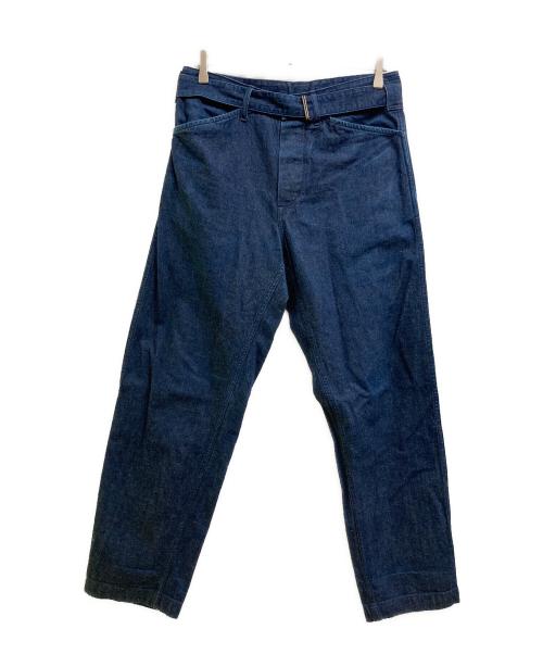 COMOLI（コモリ）COMOLI (コモリ) ベルテッド デニムパンツ インディゴの古着・服飾アイテム