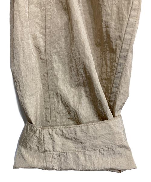 BEAUTY&YOUTH（ビューティーアンドユース）BEAUTY&YOUTH (ビューティーアンドユース) ナイロンシャインタフタフードブルゾンコート/1625-104-4509 ベージュ サイズ:Mの古着・服飾アイテム