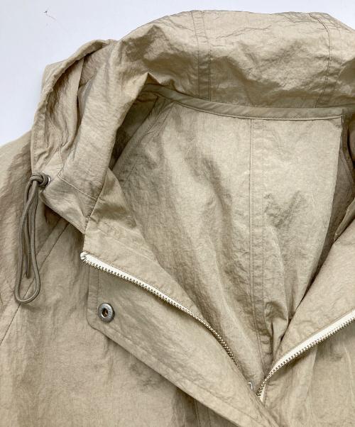BEAUTY&YOUTH（ビューティーアンドユース）BEAUTY&YOUTH (ビューティーアンドユース) ナイロンシャインタフタフードブルゾンコート/1625-104-4509 ベージュ サイズ:Mの古着・服飾アイテム