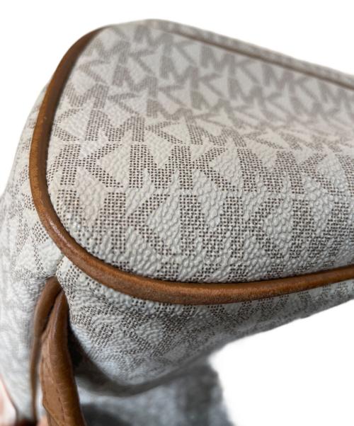 MICHAEL KORS（マイケル・コース）MICHAEL KORS (マイケルコース) ABBEY BACKPACK/35F8GAYB2B ホワイト×ブラウンの古着・服飾アイテム