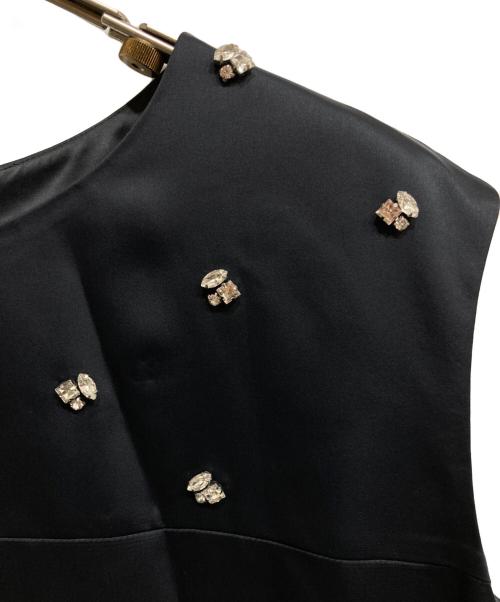 23区 applaudir（23区アプロディール）23区 applaudir (23区アプロディール) ノーブルサテン ビジューデザインドレス/OPA2CS0724 ネイビー サイズ:46の古着・服飾アイテム