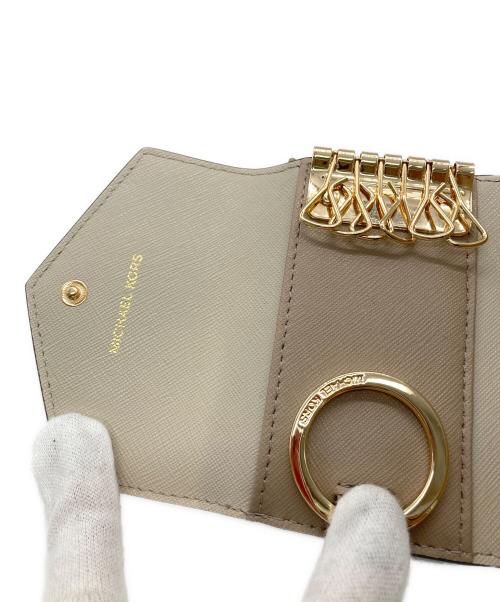 MICHAEL KORS（マイケル・コース）MICHAEL KORS (マイケルコース) キーケース ベージュの古着・服飾アイテム