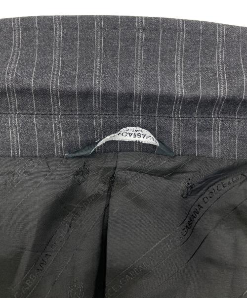 DOLCE & GABBANA（ドルチェ＆ガッバーナ）DOLCE & GABBANA (ドルチェ＆ガッバーナ) ストライプセットアップスーツ グレー サイズ:52の古着・服飾アイテム