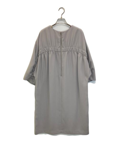 ADORE（アドーア）ADORE (アドーア) ハイツイスト ジョーゼット ワンピース グレー サイズ:38の古着・服飾アイテム