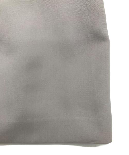 ADORE（アドーア）ADORE (アドーア) ハイツイスト ジョーゼット ワンピース グレー サイズ:38の古着・服飾アイテム