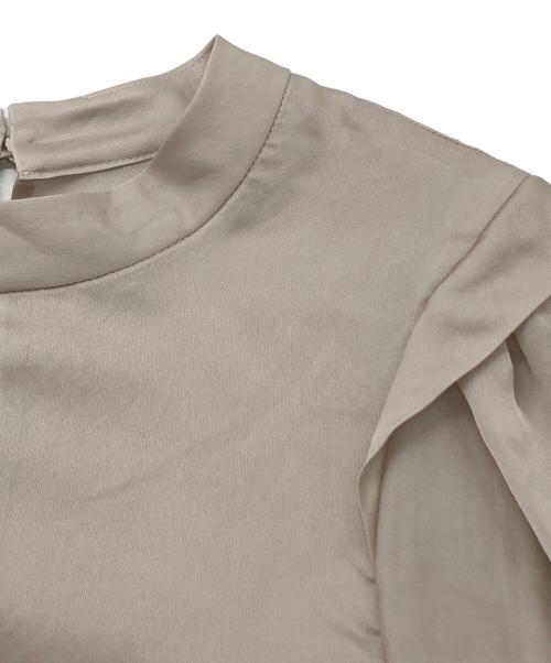 Noble（ノーブル）Noble (ノーブル) ブライトシアーフレアスリーブブラウス ベージュ サイズ:FREEの古着・服飾アイテム