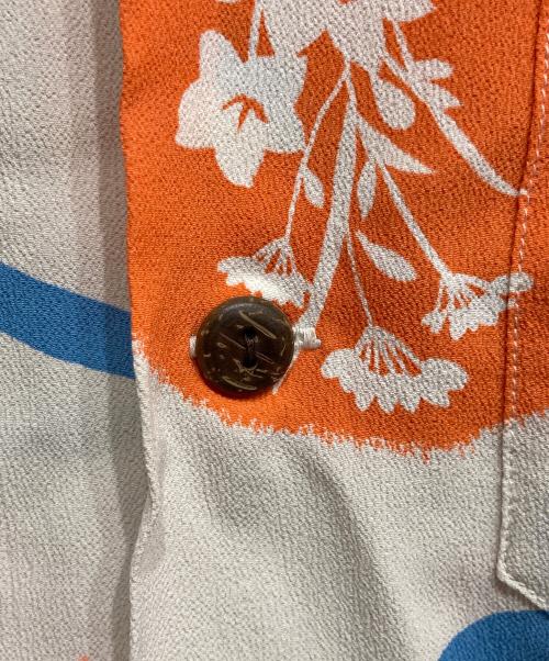 Sun Surf（サンサーフ）Sun Surf (サンサーフ) GOLD FISH アロハシャツ ホワイト×オレンジ サイズ:Sの古着・服飾アイテム