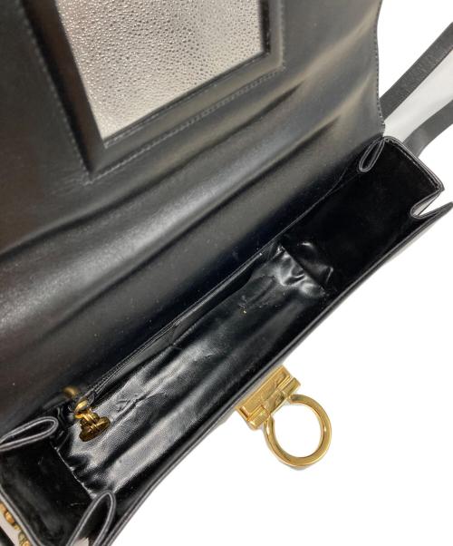 Salvatore Ferragamo（サルヴァトーレ フェラガモ）Salvatore Ferragamo (サルヴァトーレ フェラガモ) ガンチーニレザーショルダーバッグ ブラックの古着・服飾アイテム