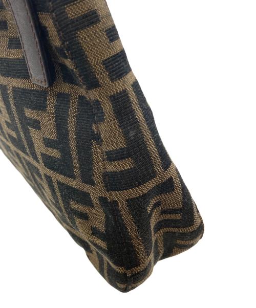 FENDI（フェンディ）FENDI (フェンディ) ズッカ柄マンバケットハンドバッグ ブラウンの古着・服飾アイテム