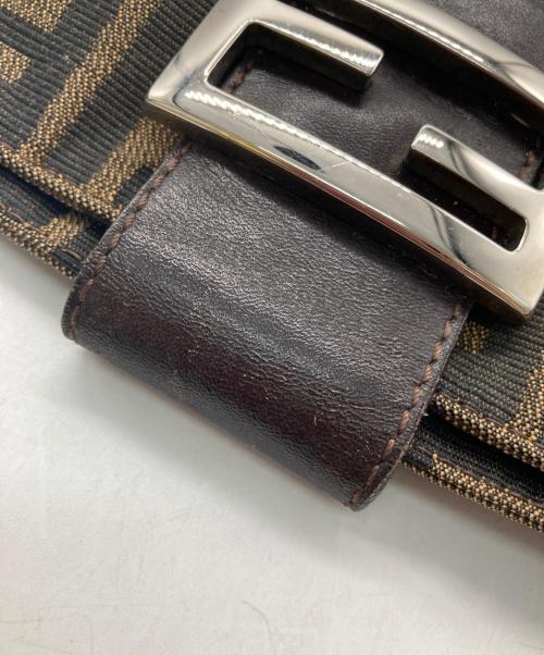 FENDI（フェンディ）FENDI (フェンディ) ズッカ柄マンバケットハンドバッグ ブラウンの古着・服飾アイテム