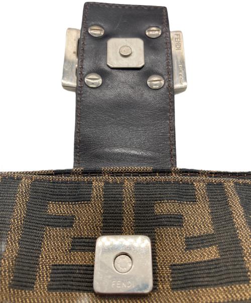 FENDI（フェンディ）FENDI (フェンディ) ズッカ柄マンバケットハンドバッグ ブラウンの古着・服飾アイテム