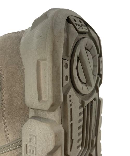 HENSHIN by KAMEN RIDER（ヘンシン バイ カメンライダー）HENSHIN by KAMEN RIDER (ヘンシン バイ カメンライダー) ウルフオルフェノク グレー サイズ:SIZE 25.5cmの古着・服飾アイテム