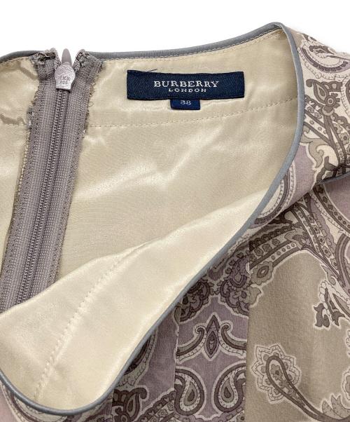 BURBERRY LONDON（バーバリーロンドン）BURBERRY LONDON (バーバリーロンドン) シルクノースリーブワンピース グレー サイズ:38の古着・服飾アイテム