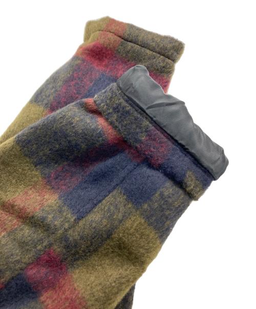 Carhartt WIP（カーハート ワークインプログレス）CARHARTT WIP (カーハート ワークインプログレス) BECKLEY COAT レッド×カーキ サイズ:Mの古着・服飾アイテム